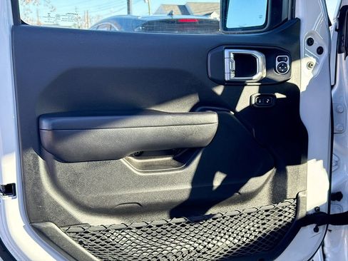 Used 2019 Jeep Wrangler Unlimited Sport S image 12