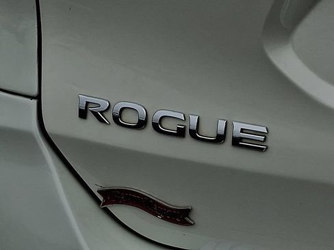 Used 2017 Nissan Rogue SL w/ SL Premium Package AWD/4WD image 26