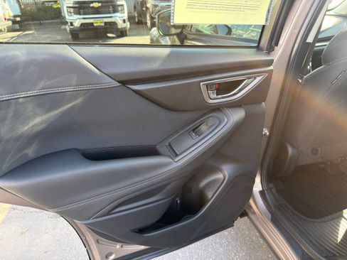 Used 2023 Subaru Forester Premium image 18