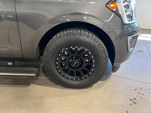 Used 2019 Ford Expedition Limited w/ Equipment Group 301A AWD/4WD image 50