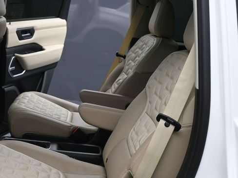 New 2026 Nissan Armada Platinum image 20