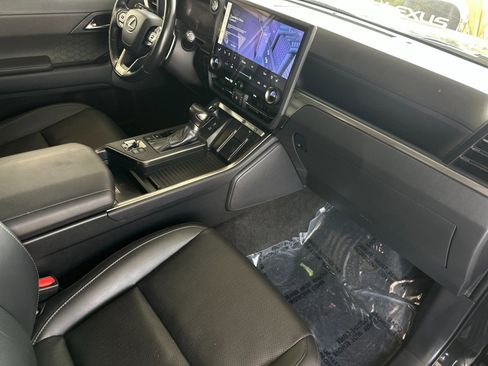 Used 2024 Lexus GX 550 AWD/4WD image 18