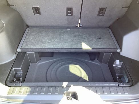 Used 2022 Chevrolet Equinox RS w/ RS Leather Package image 29