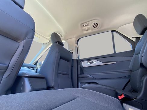 New 2026 Ford Explorer Active image 11