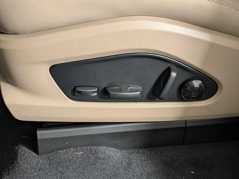New 2026 Porsche Macan Electric RWD image 30