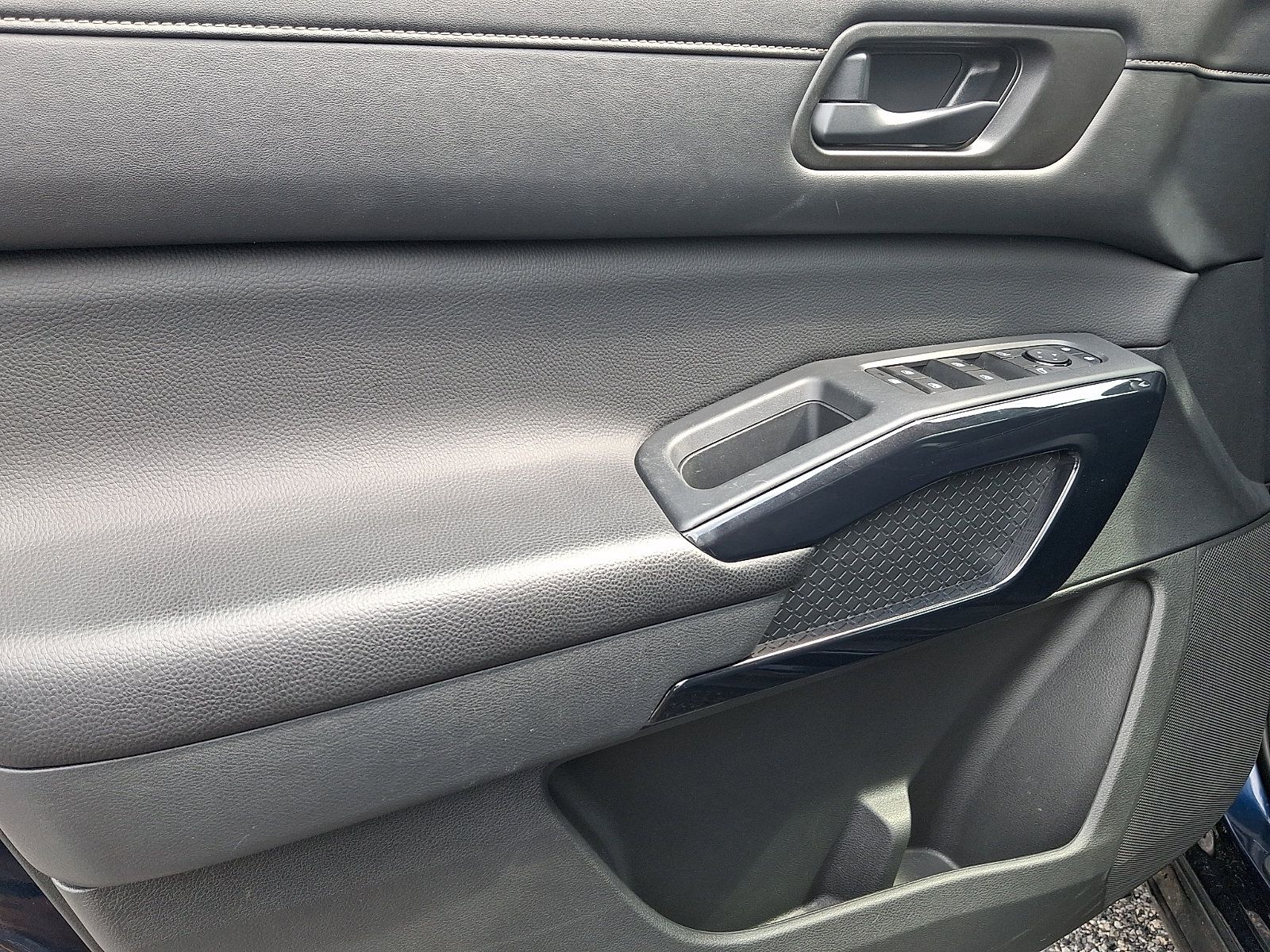 Certified 2025 Nissan Pathfinder SV AWD/4WD image 12