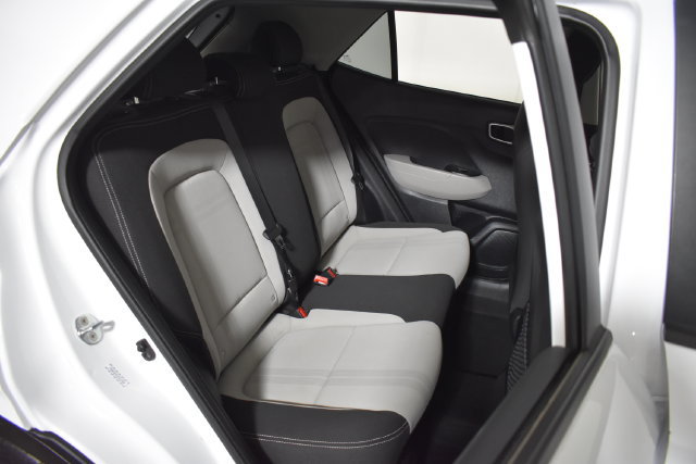 Used 2023 Hyundai Venue SEL w/ Cargo Package FWD image 28
