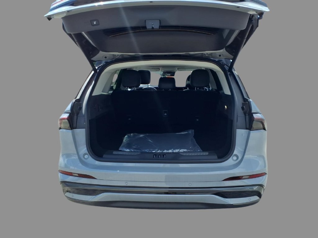 New 2026 Lincoln Nautilus Reserve w/ Jet Appearance Package AWD/4WD image 8