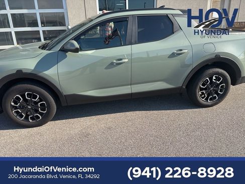 Used 2022 Hyundai Santa Cruz SEL Premium image 5