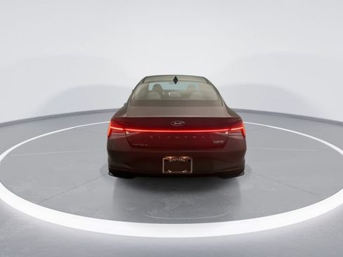 Used 2023 Hyundai Elantra Limited FWD image 5
