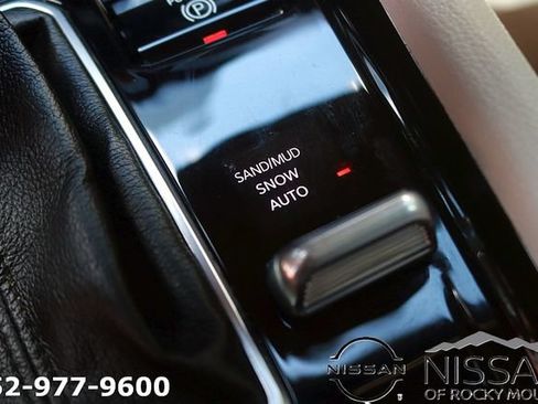 Used 2024 Jeep Compass Limited AWD/4WD image 23
