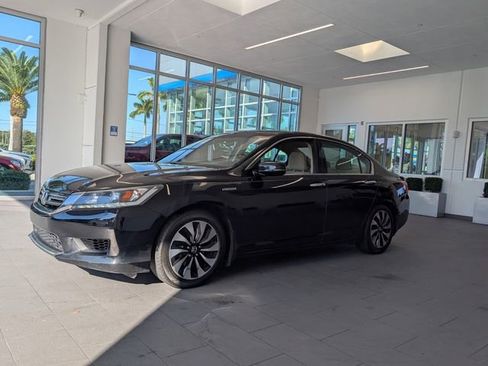 Used 2015 Honda Accord Hybrid Sedan image 3
