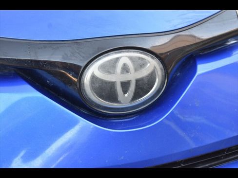 Used 2018 Toyota C-HR XLE image 43