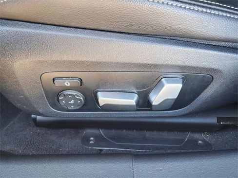 Used 2021 BMW 330i xDrive Sedan image 14