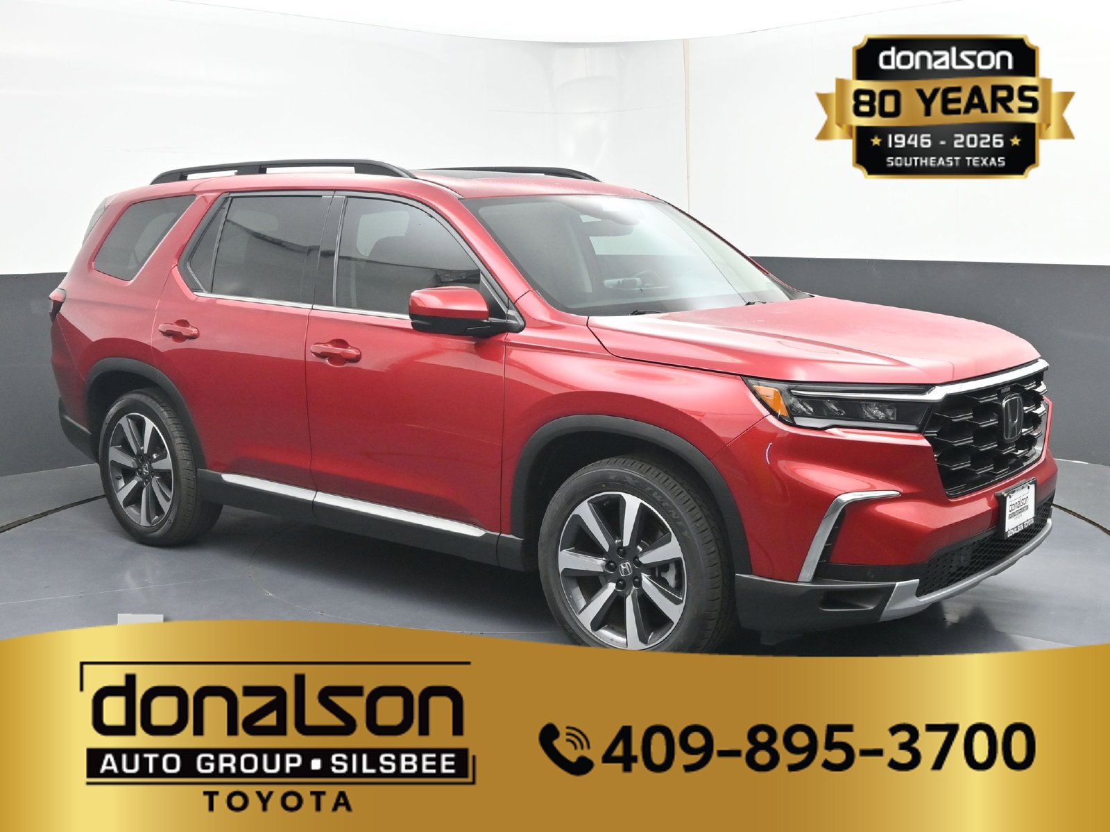 Used 2025 Honda Pilot Touring image 1