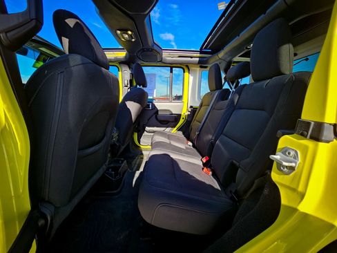 Certified 2022 Jeep Wrangler Unlimited Willys image 33