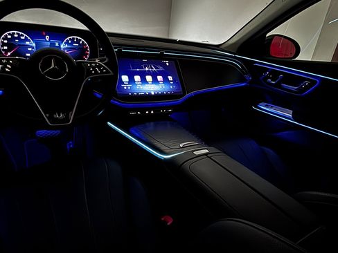 Used 2025 Mercedes-Benz E 350 4MATIC Sedan image 40