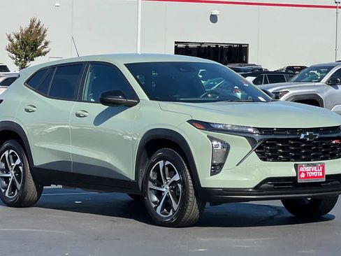 Used 2024 Chevrolet Trax RS image 5