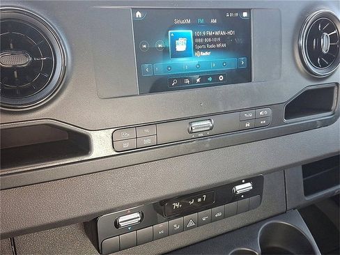 Used 2024 Mercedes-Benz Sprinter 2500 image 11