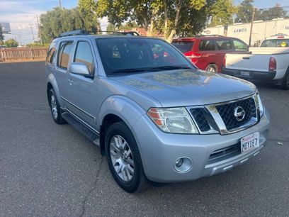 Used 2011 Nissan Pathfinder LE w/ Navigation Pkg