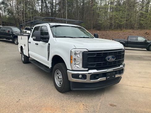 Used 2025 Ford F250 XL w/ XL Chrome Package image 3