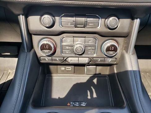 Used 2022 Chevrolet Tahoe LT AWD/4WD image 19
