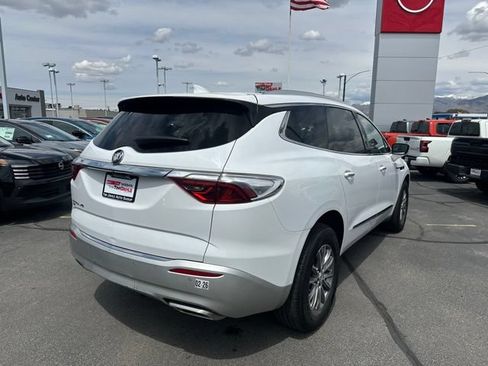 Used 2024 Buick Enclave Premium AWD/4WD image 10