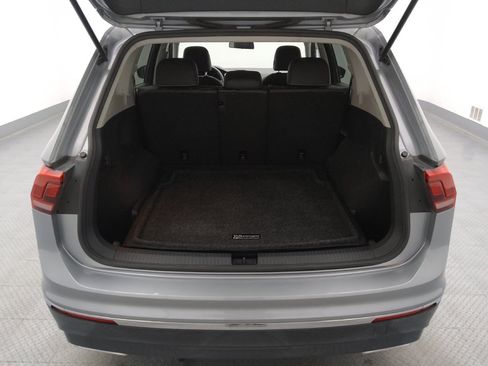 Used 2021 Volkswagen Tiguan SE w/ Panoramic Sunroof Package AWD/4WD image 29