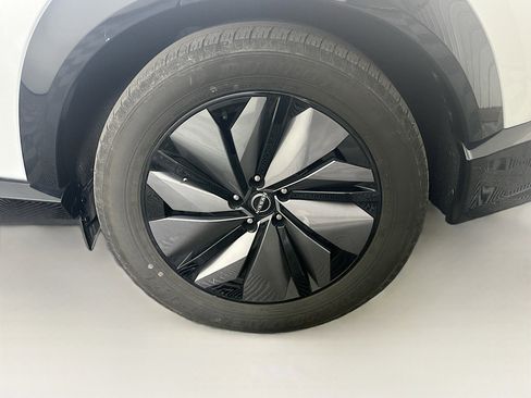 Used 2024 Nissan Ariya AWD image 11