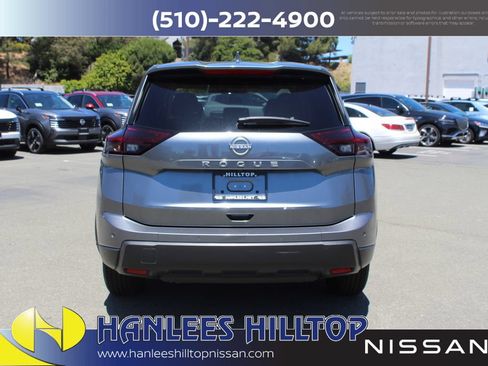 Used 2025 Nissan Rogue SV FWD image 8