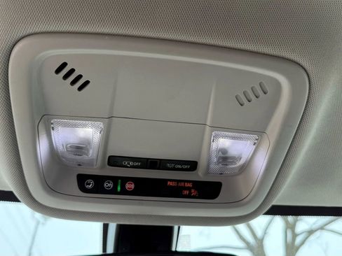 Used 2020 Chevrolet Traverse LS image 25