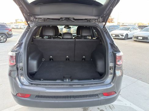 Used 2024 Jeep Compass Limited image 30