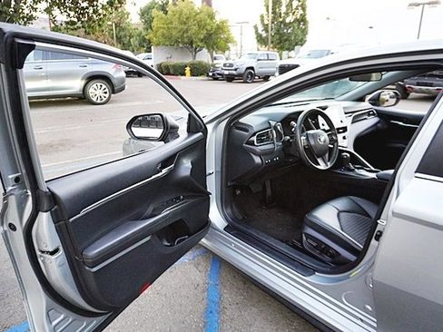 Used 2024 Toyota Camry SE image 34