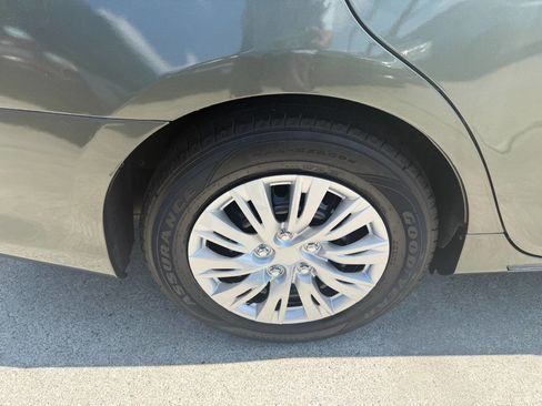 Used 2012 Toyota Camry LE image 20