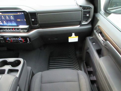 New 2026 Chevrolet Silverado 1500 LT image 17