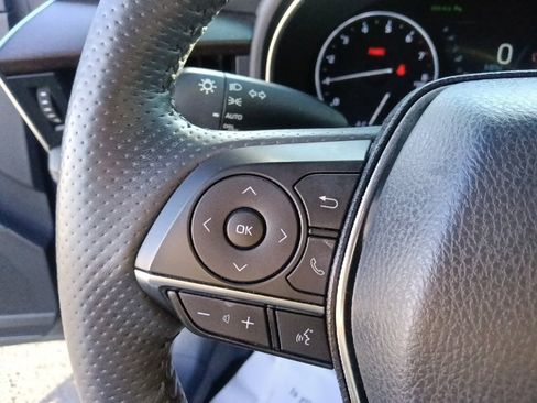 Used 2021 Toyota Avalon Limited image 18