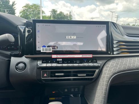 Used 2026 Toyota Camry XLE AWD/4WD image 23