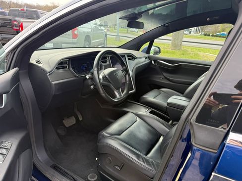 Used 2018 Tesla Model X 75D image 5