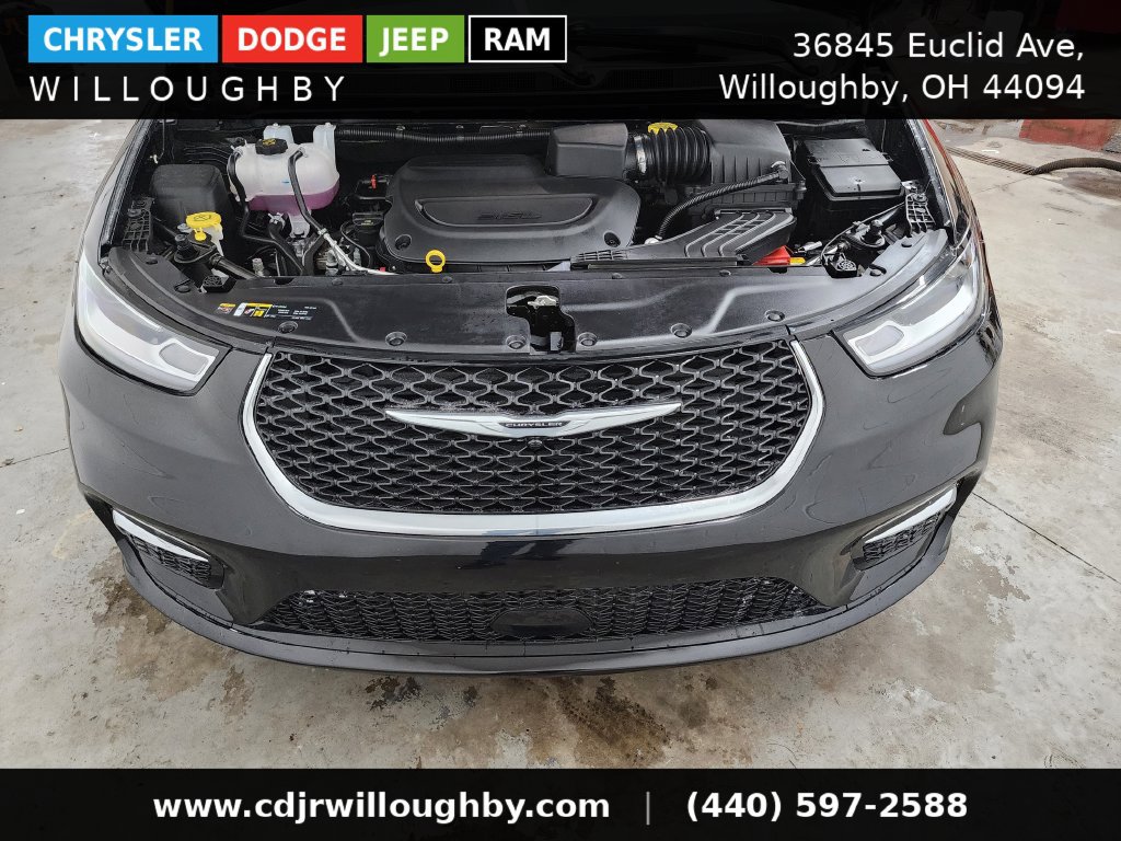 Used 2026 Chrysler Pacifica Select FWD image 34