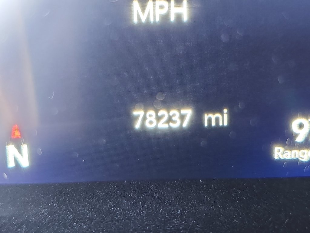 Used 2021 Chrysler Pacifica Touring-L w/ Premium & Safety Sphere Group FWD image 18