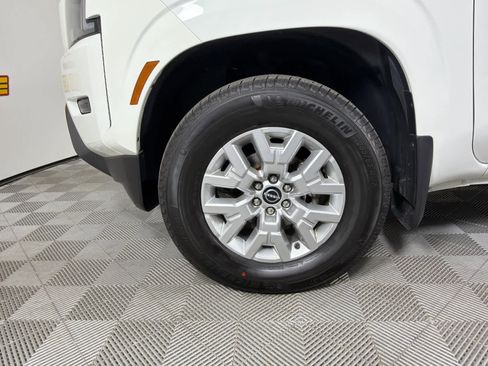 Used 2022 Nissan Frontier SV w/ Technology Package AWD/4WD image 9