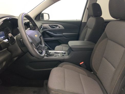 Used 2021 Chevrolet Traverse LS FWD image 17