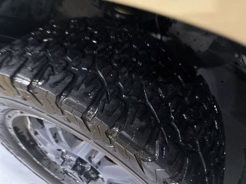 Used 2017 Toyota Tundra SR5 image 10