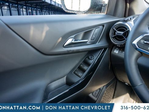 New 2026 Chevrolet Equinox LT w/ Convenience Package II FWD image 17