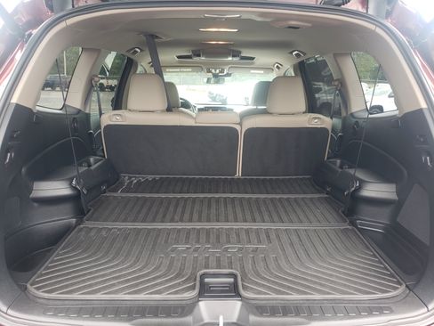 Used 2021 Honda Pilot Touring image 12