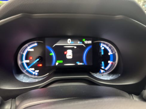 Used 2025 Toyota RAV4 LE AWD/4WD image 19