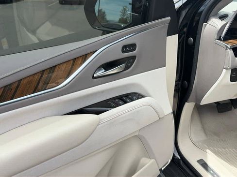 Used 2022 Cadillac Escalade Sport Platinum AWD/4WD image 10