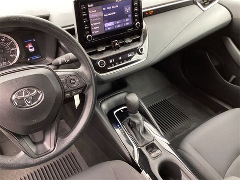 Used 2021 Toyota Corolla LE image 21