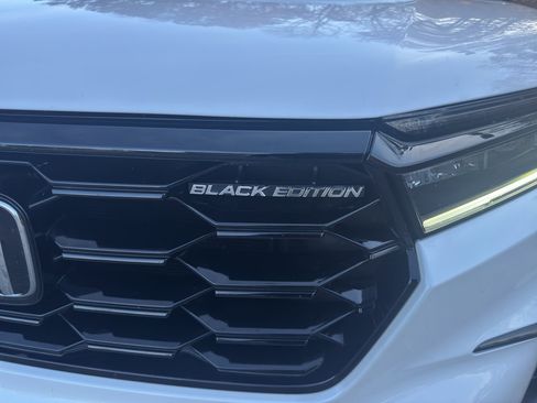 Used 2025 Honda Pilot Black Edition image 12