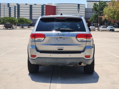 Used 2018 Jeep Grand Cherokee Laredo RWD image 6